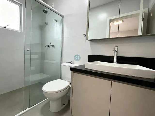 Imagem 13: Alugo Casa, com 4 suítes, 04 vagas de garagem, no Centro de Florianópolis, com varanda