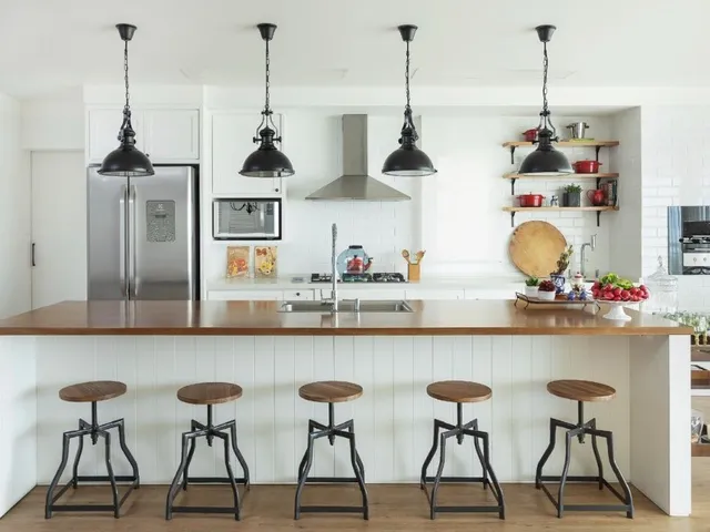 Imagem 6: Apartamento para locação tendo 04 suítes, com vista para o mar, 03 garagens, na