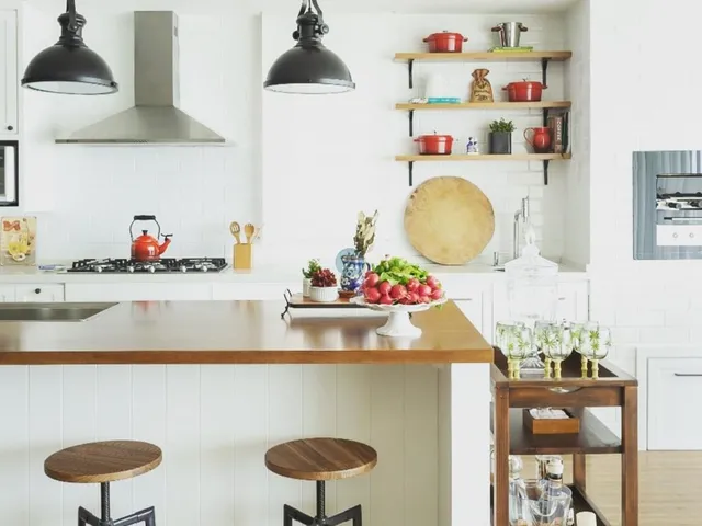 Imagem 2: Apartamento para locação tendo 04 suítes, com vista para o mar, 03 garagens, na