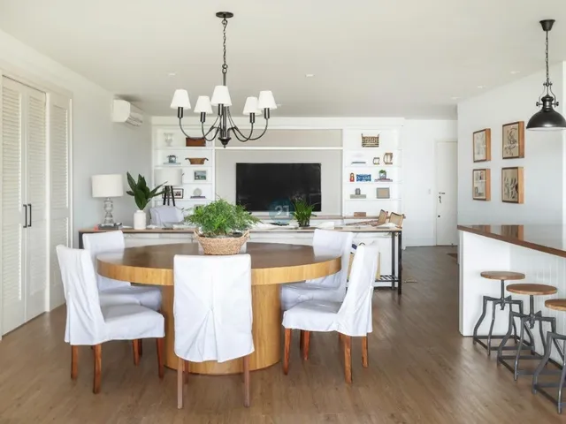 Imagem 10: Apartamento para locação tendo 04 suítes, com vista para o mar, 03 garagens, na