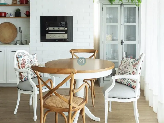 Imagem 11: Apartamento para locação tendo 04 suítes, com vista para o mar, 03 garagens, na