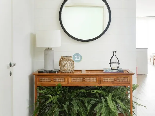 Imagem 13: Apartamento para locação tendo 04 suítes, com vista para o mar, 03 garagens, na