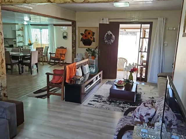 Imagem 2: Alugo Casa mobiliada no Rio Tavares, Florianópolis: Com 04 quartos, 09 vagas para