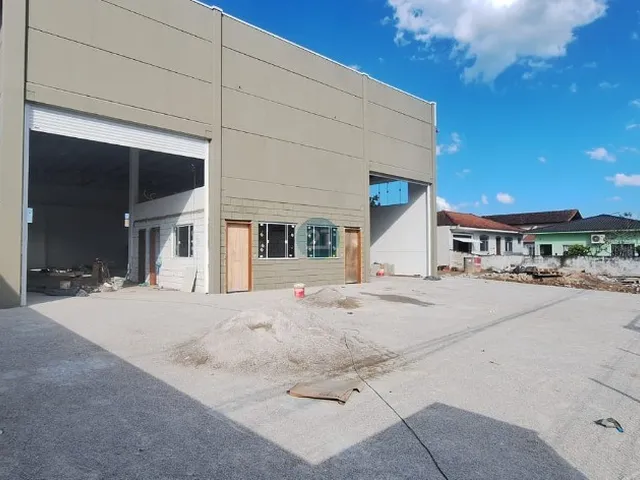 Imagem: Alugo galpão com 570m² de área, 07 vagas