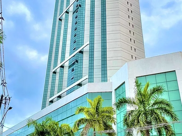 Imagem 12: Apartamento de 1/4 mobiliado, com varanda fechada e com hidromassagem, no Ed. Mundo Plaza