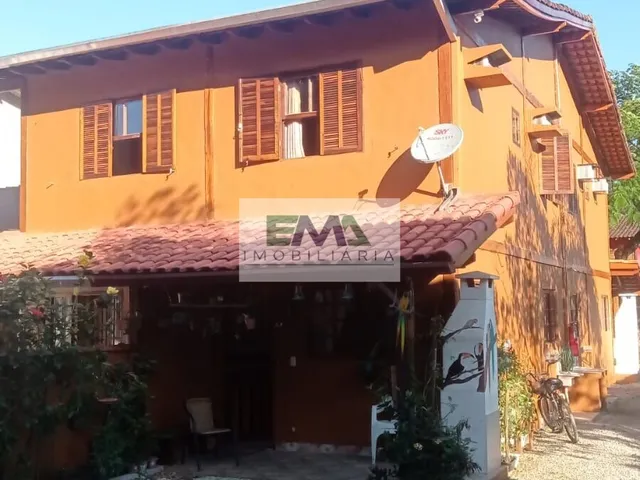 Imagem: A casa possui 2 Dormitórios, 2 Banheiros, 2 Vagas na