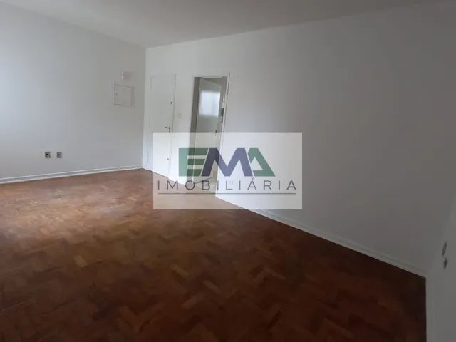 Imagem: O apartamento possui 1 Dormitório, 2 Banheiros, 1 Vaga na