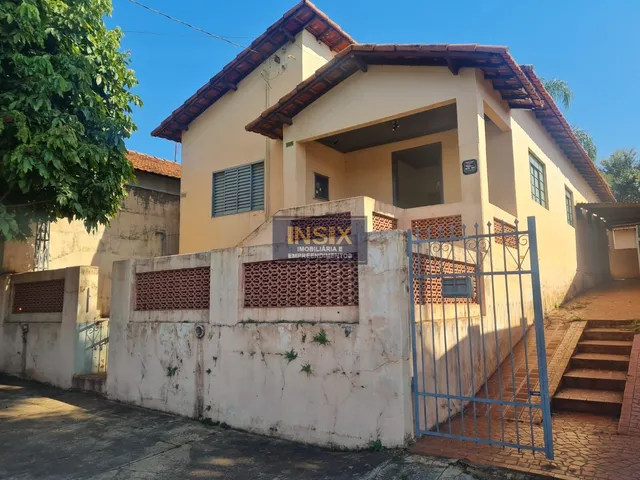 Imagem 1: Casa no Centro - Pederneiras/Sp