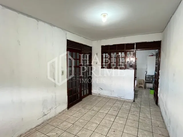 Imagem 6: Casa/Comércio À Venda na Av. Manoel de Abreu, Caiuca - 3 Quartos, Suíte, Quintal e Garagem em Localização Estratégica