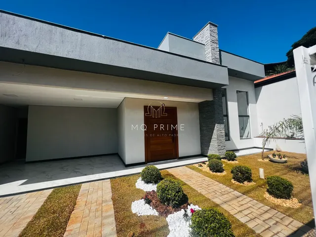 Imagem: Casa Moderna com Piscina no Condomínio