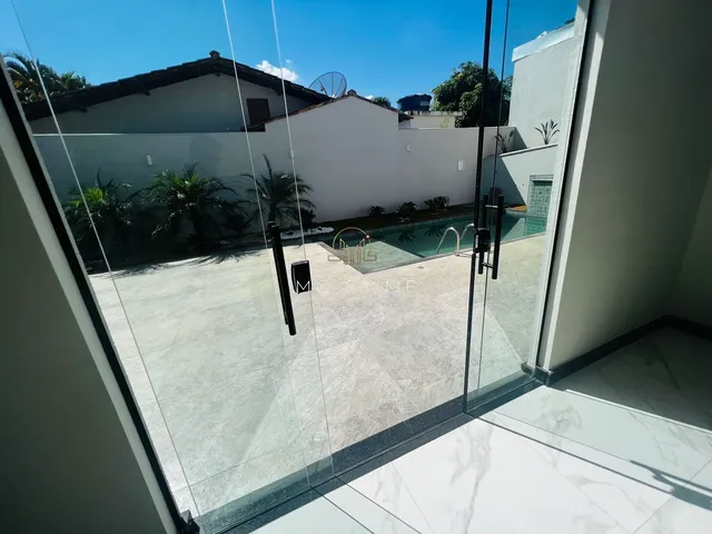 Imagem 11: Casa Moderna com Piscina no Condomínio Clube dos 200