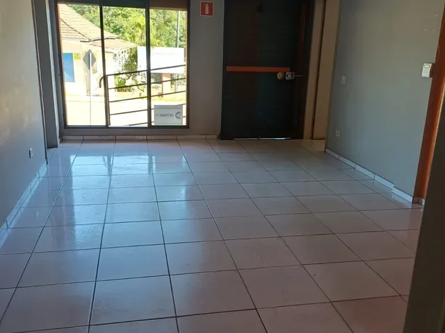 Imagem 2: Loja com 6 Salas comerciais em Ferraria, Campo Largo/PR