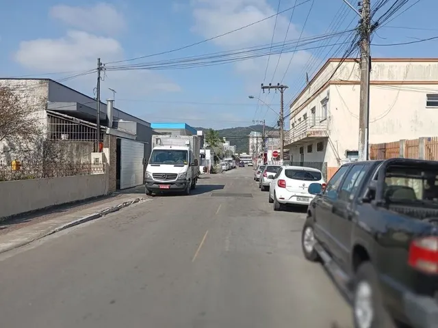Imagem 3: Área Comercia e Mansão Histórica em Itajaí