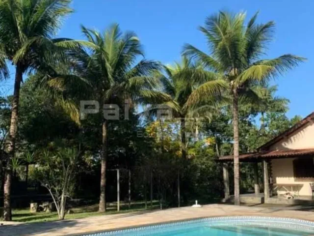 Imagem: A fazenda possui 5 Dormitórios, 3 Suítes, 4 Banheiros, 8