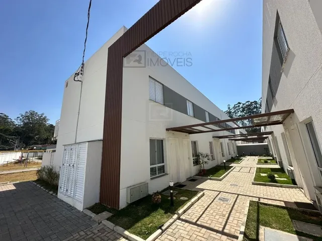 Imagem: A casa possui 2 Dormitórios, 2 Banheiros, Acomodam 4
