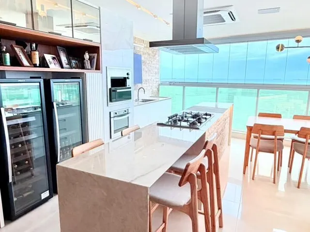 Imagem: Luxuoso apartamento frente mar de 245m²