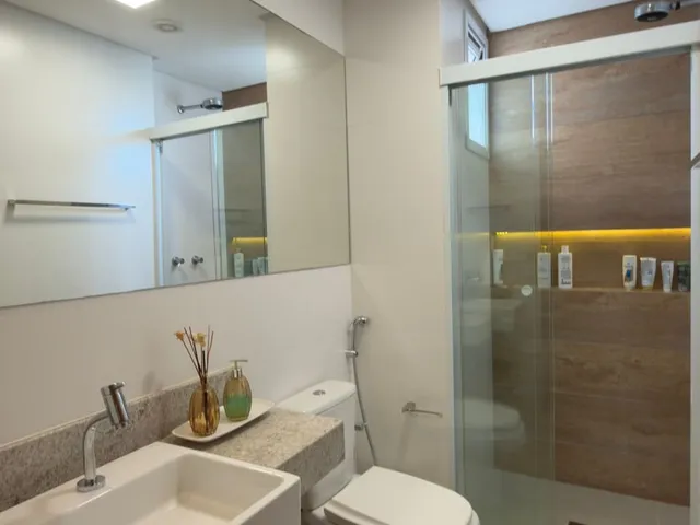 Imagem 2: Luxuoso Apartamento Frente Mar de 245M², 4 Suítes, 3 Vagas - Modalidade Porteira Fechada