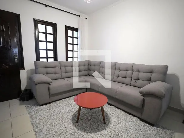 Imagem 12: Localizada na vibrante cidade de Santo André, esta encantadora casa oferece um espaço