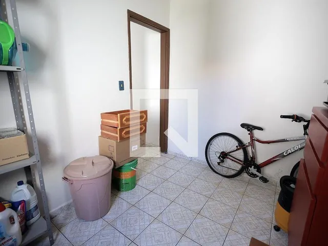 Imagem 11: Localizada na vibrante cidade de Santo André, esta encantadora casa oferece um espaço