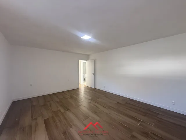 Imagem 10: Casa de Alto Padrão no Condomínio Alphaville I - Maricá