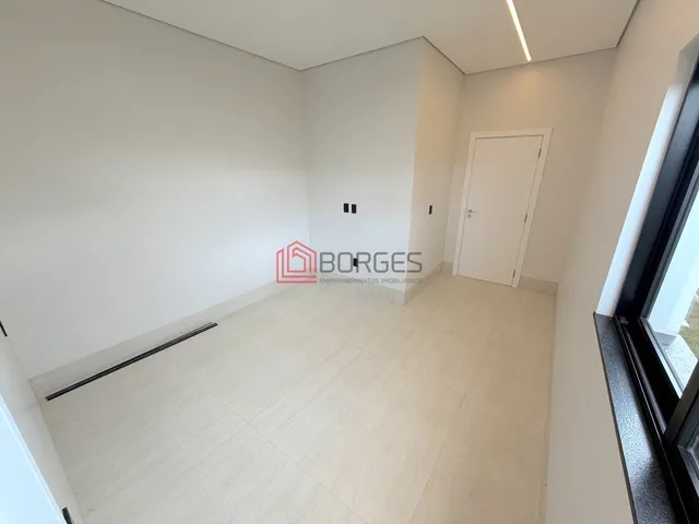 Imagem 6: Casa de Alto Padrão com Elevador, Automação, Piscina Aquecida e Som Integrado no New Ville Residence