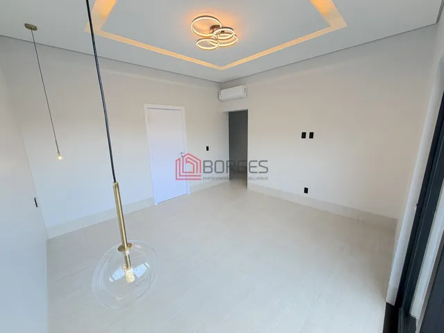 Imagem 14: Casa de Alto Padrão com Elevador, Automação, Piscina Aquecida e Som Integrado no New Ville Residence