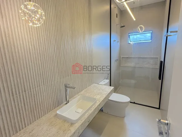 Imagem 12: Casa de Alto Padrão com Elevador, Automação, Piscina Aquecida e Som Integrado no New Ville Residence