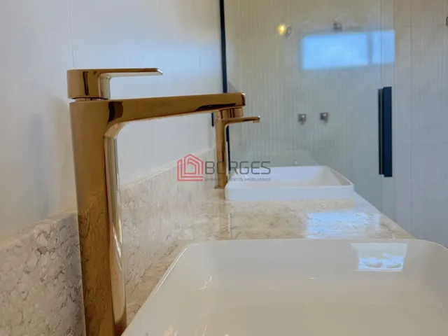 Imagem 10: Casa de Alto Padrão com Elevador, Automação, Piscina Aquecida e Som Integrado no New Ville Residence