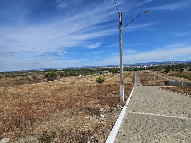 Imagem: Terreno no Loteamento Terra Santa, Bairro