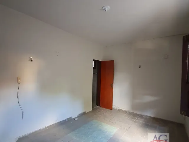 Imagem 14: 2 Casas Sobrepostas com Entradas Independentes À Venda no Bairro Sossego, Crato-Ce
