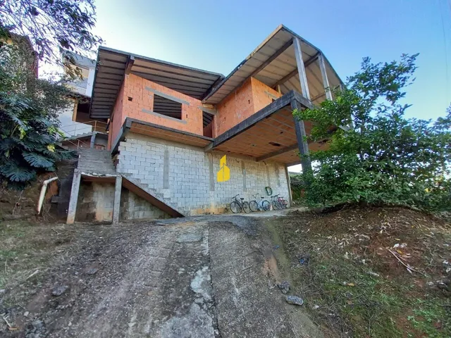 Imagem: Casa Inacabada no Bairro das Capitais em