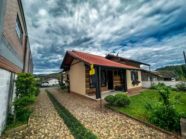 Imagem: Casa À Venda no Bairro Padre Martinho Stein