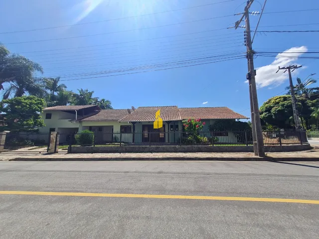Imagem: Casa com 5 Quartos em Timbó-Sc
