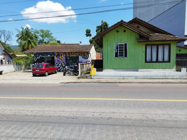 Imagem: Casa com Sala Comercial À Venda na Cidade