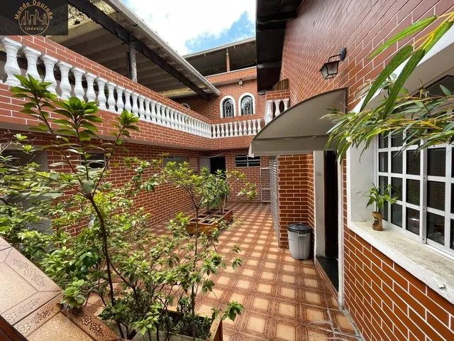 Imagem 8: Casa Térrea 3 Dormitórios (1 Suíte) - 2 Salões Festas - 5 Vagas À Venda no Bairro Vila Scarpelli - Santo André/Sp