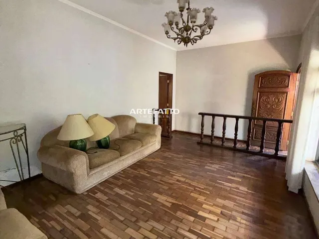 Imagem: A casa possui 3 Dormitórios, 1 Suíte, 3 Banheiros, 2
