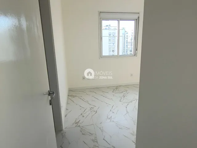 Imagem 12: Apartamento À Venda no Bairro Cavalhada - Porto Alegre/Rs