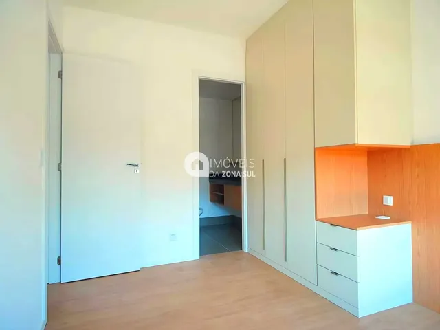 Imagem 3: Apartamento À Venda no Bairro Rio Branco - Porto Alegre/Rs