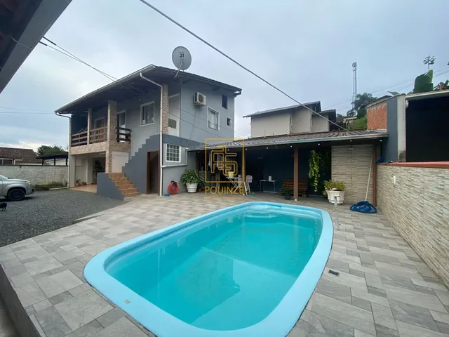 Imagem: Amplo Terreno com Duas Casas no Bairro das