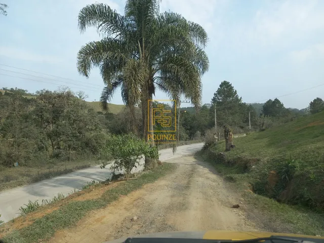 Imagem 4: Encantador Terreno Rural com Casa e Lago em Rio dos Cedros