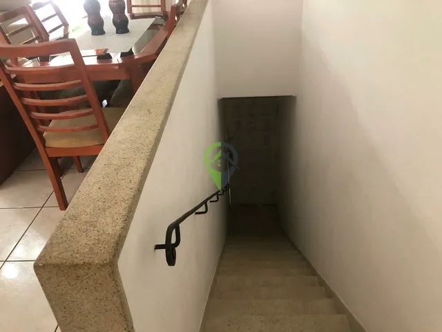 Imagem 3: Casa Sobreposta Alta com 3 Dormitórios À Venda com Sacada Ampla no Bairro Aparecida em Santos Sp
