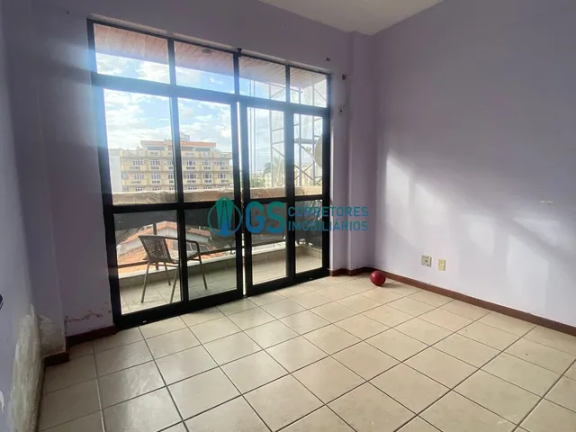 Imagem 11: Amplo Apartamento Pé na Areia, com 03 Dormitórios Sendo 01 Suíte, Localizado na Praia do Forte em Cabo Frio/Rj