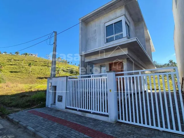 Imagem: Casa de 2 Pisos com 3 Sdormitórios Sendo