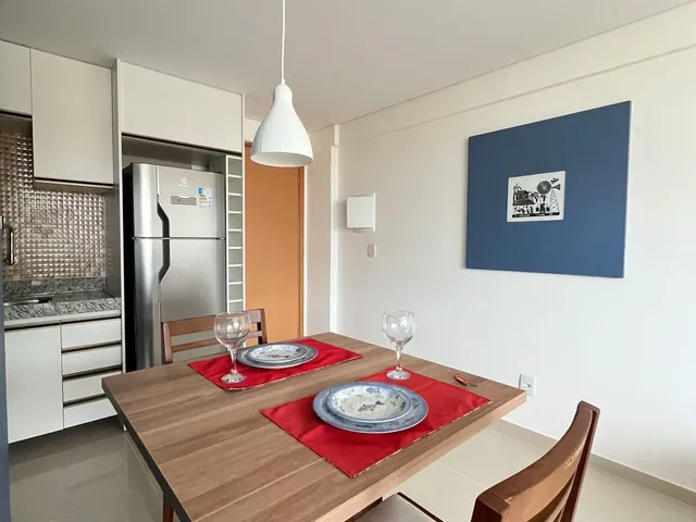Imagem: O apartamento possui 1 Dormitório, 1 Banheiro, 1 Vaga na