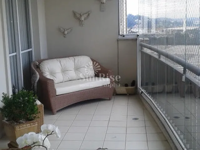 Imagem: Apartamento À Venda com 6 Suítes - 652