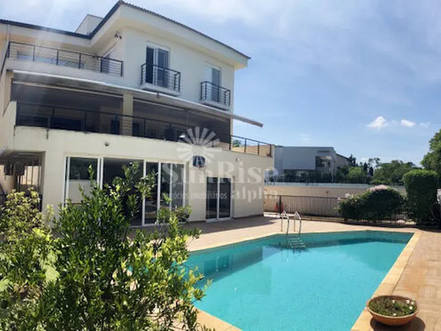 Imagem: Casa para Venda em Aldeia da Serra, Barueri