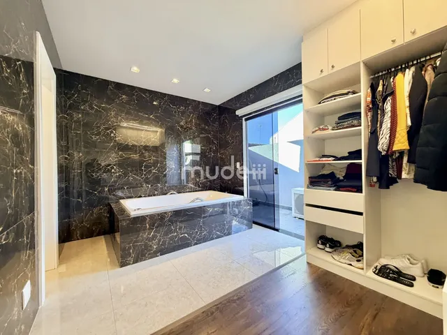 Imagem 10: Casa Alto Padrão com Piscina Aquecida no Aristocrata