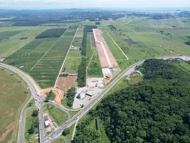 Imagem 4: Terreno a Venda em Condomínio Fechado Empresarial Navegantes Sc