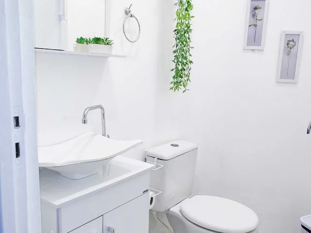 Imagem 7: Vendo em oportunidade Casa Duplex nascente em Condomínio fechado próximo praia em