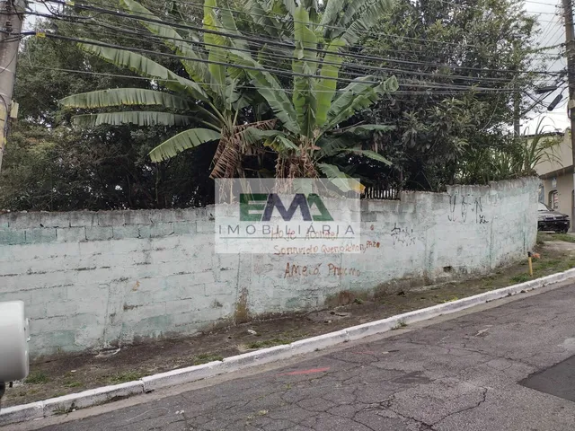 Imagem: O terreno possui 1.110m² de Área e está localizado em